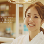 55歳からマウスピース矯正を検討する方に向けて、インビザラインだけでなく治療方針の違いを解説する札幌・北広島の歯科矯正のイメージ